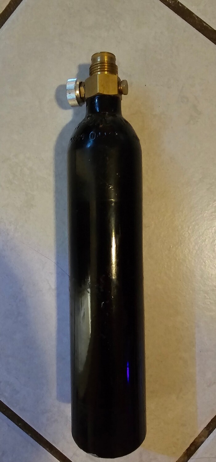 9oz Co2 cylinder paintball with on / off valve
