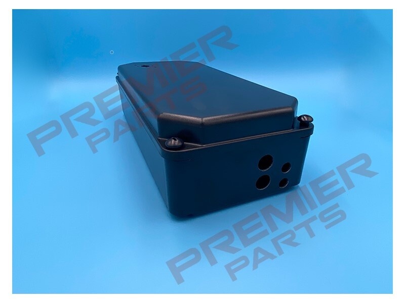 BOX WITH SCREWS AND JOINT