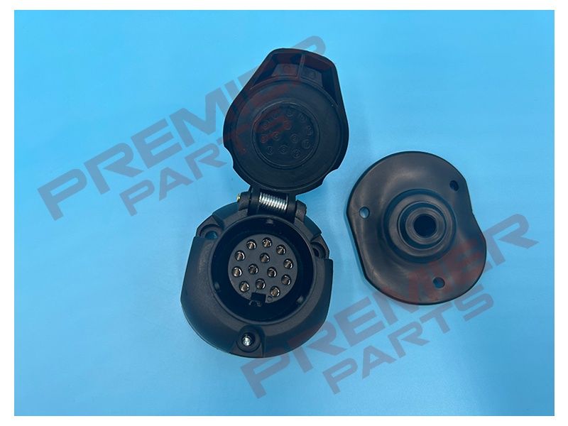 13 PIN SOCKET FOR TOWING ELECTRICS CARAVANS AND TRAILERS