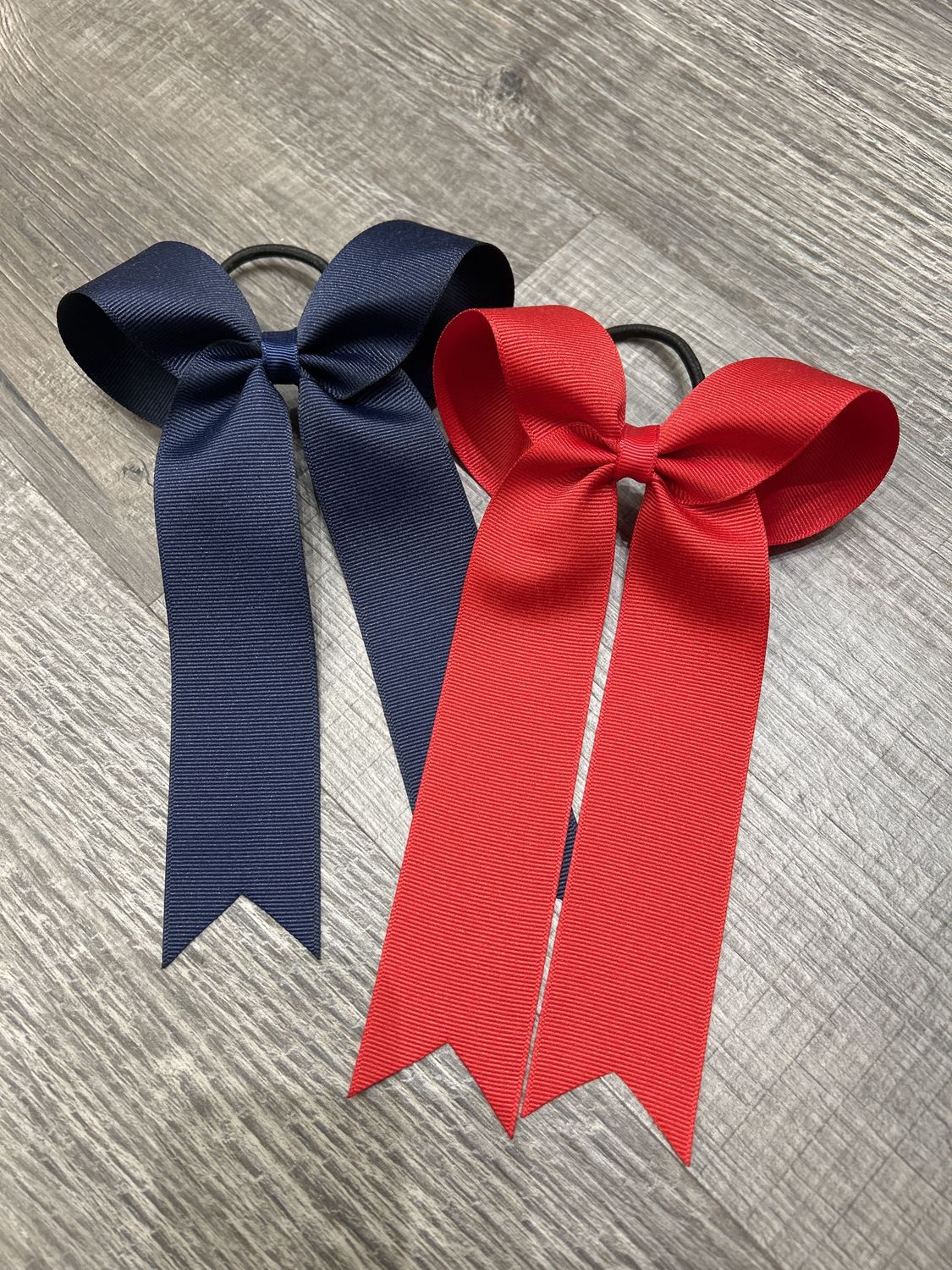 Long tail skinny basic bow