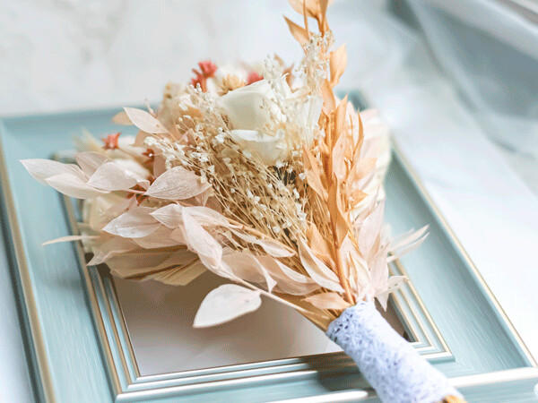 CUSTOMIZED BRIDAL BOUQUET DESIGN 01 CUSTOMIZED BRIDAL BOUQUET DESIGN 01