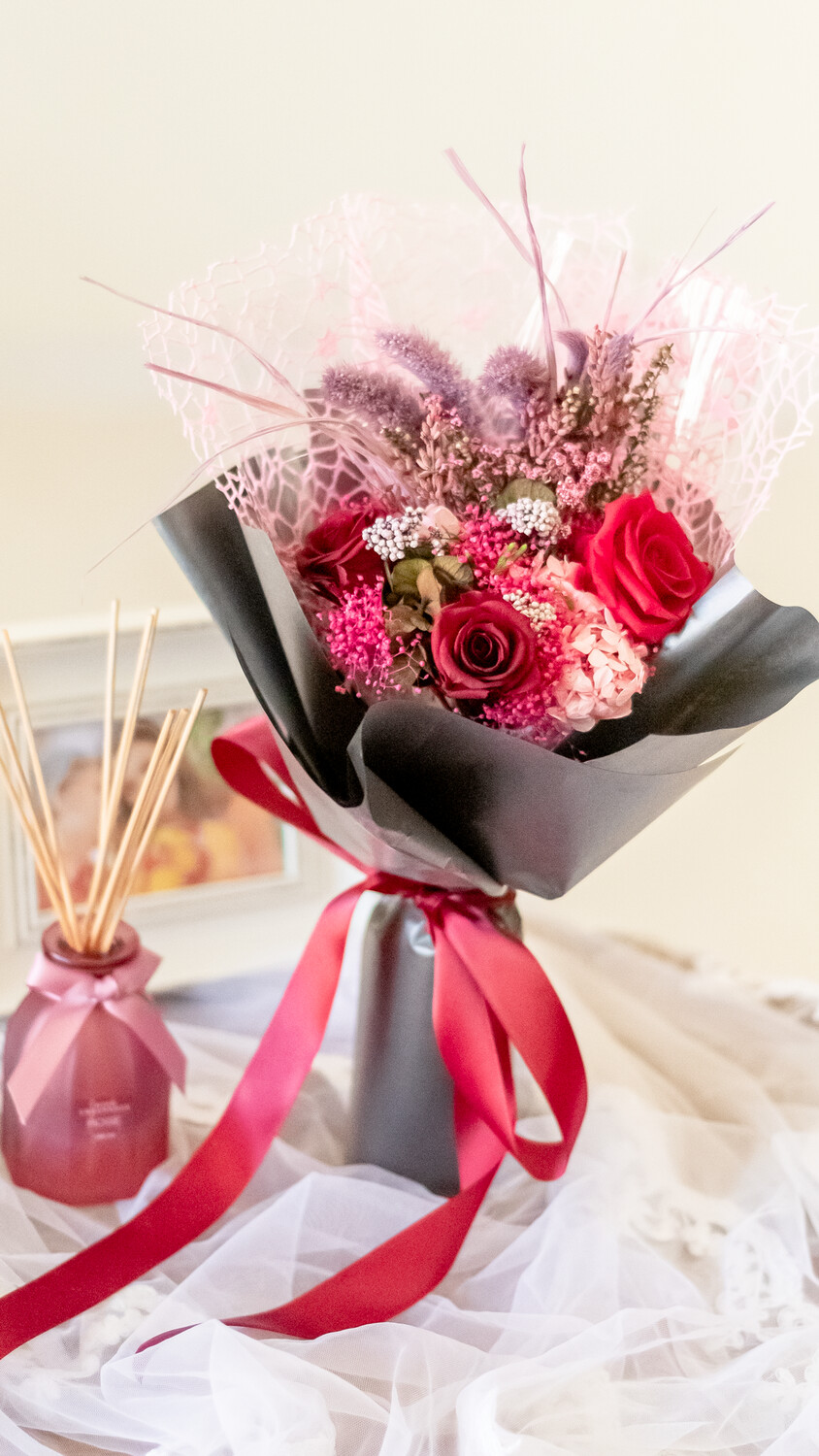 3 ROSE BOUQUET - RED