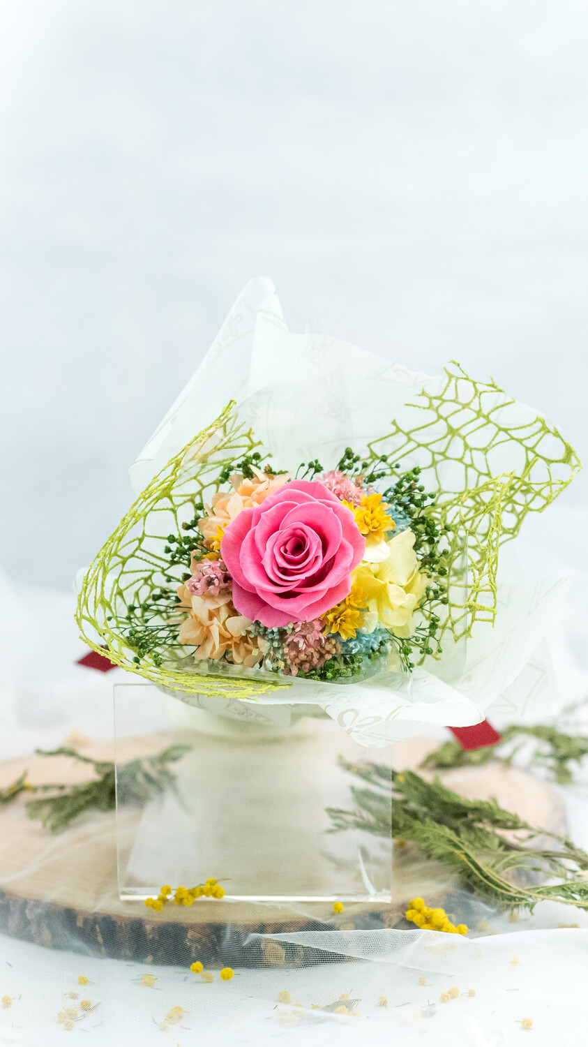 Petite size Hand Bouquet - Rose, Color of Rose: Dolce Pink