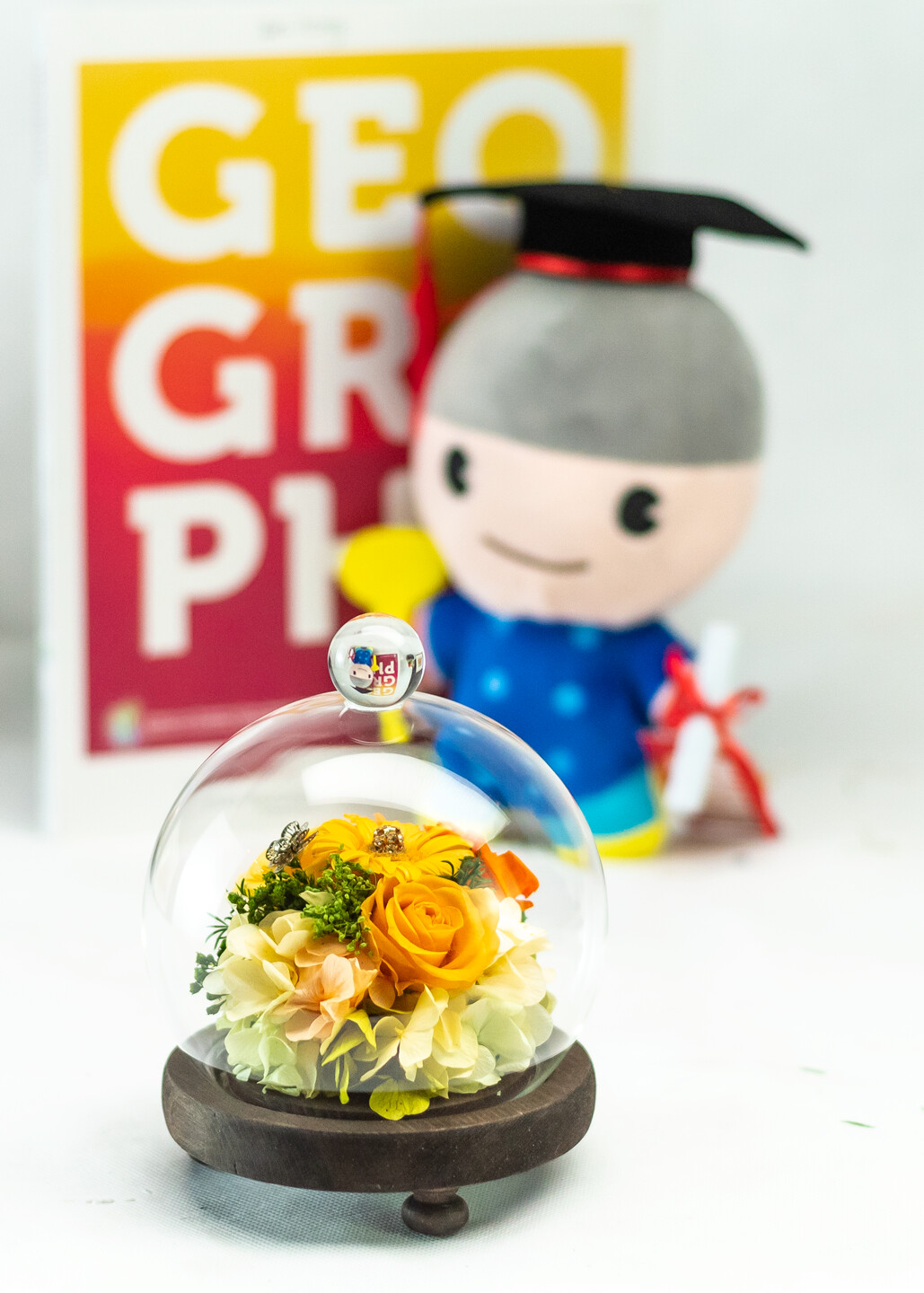 DOME GLASS - YELLOW GERBERA