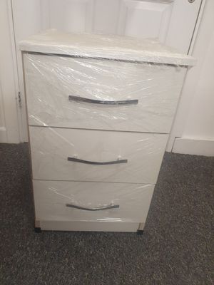 Bedside Cabinet 3 Draw white/beech/black