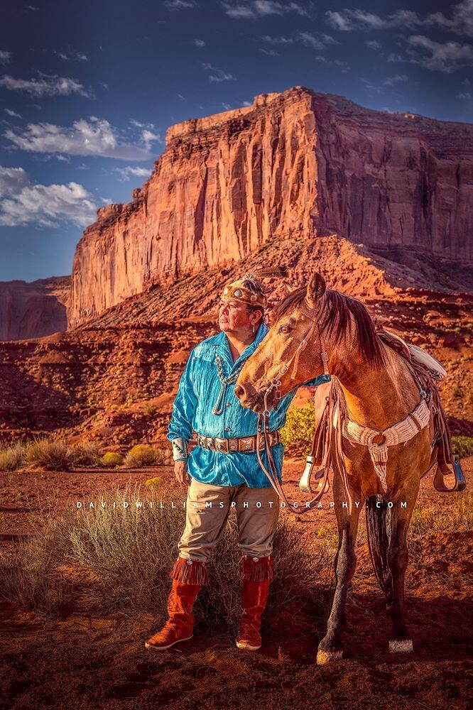 Horseman-at-Monument-Valley2_D854829
