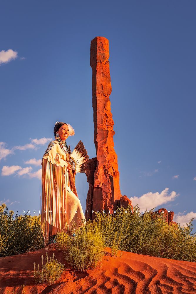 Indian-Woman-Totem_NZ98551