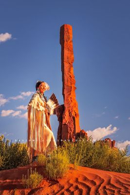 Indian-Woman-Totem_NZ98551