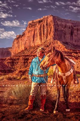 Horseman-at-Monument-Valley2_D854829