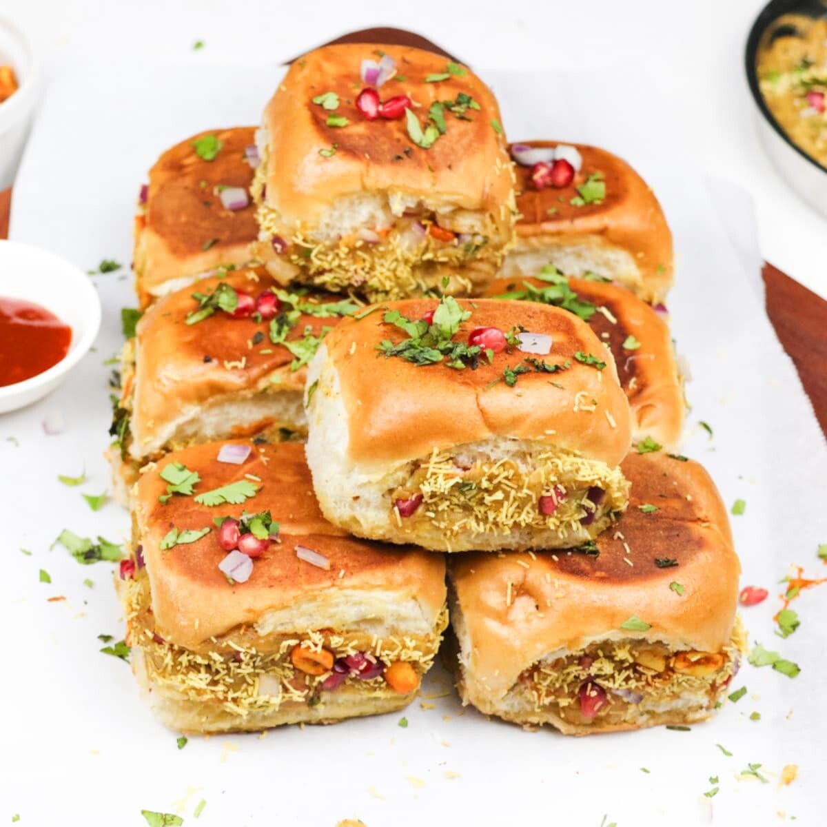 Gujarati Dabeli &amp; Vadapav - 3 Pcs
