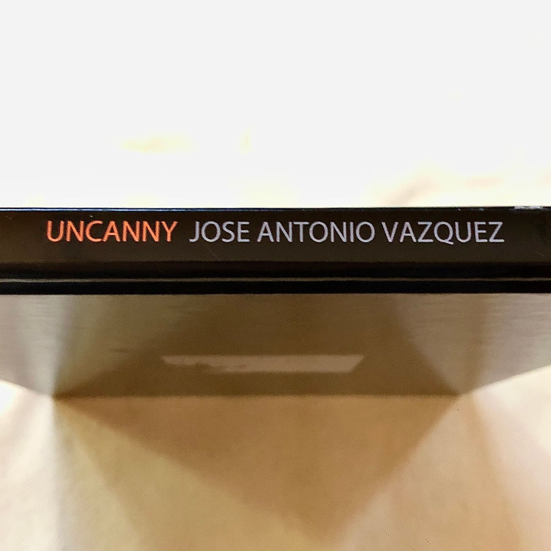 UNCANNY/UNHEIMLICH(UNHOMELY)