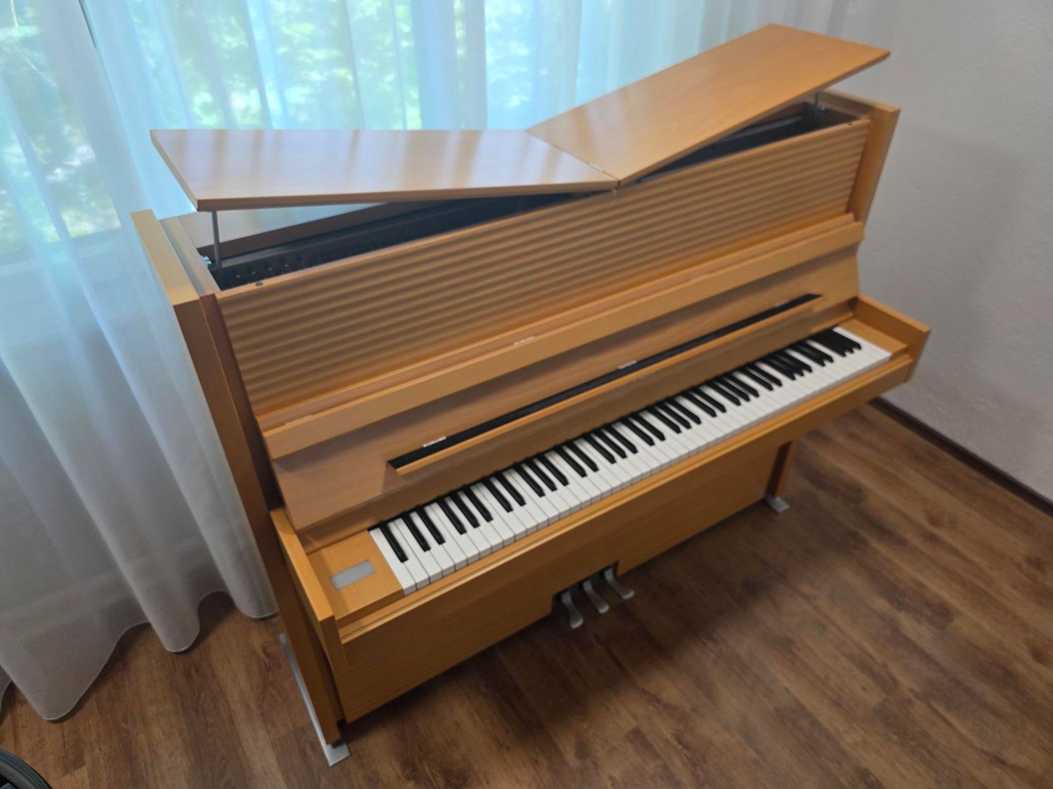 Klavier Sauter Onda 122, Buche hell
