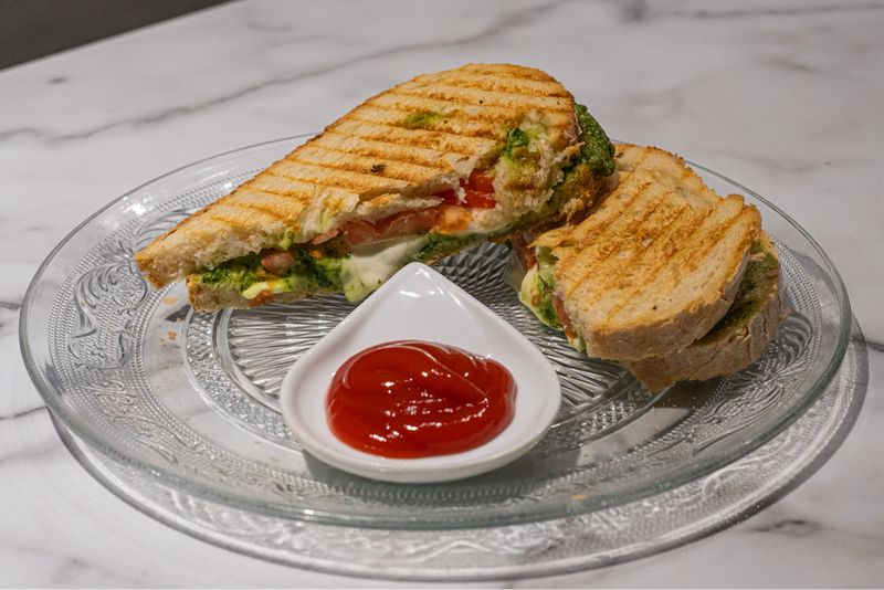Desem Tosti Caprese