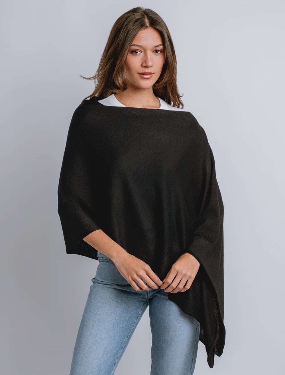 Eden Poncho in Black