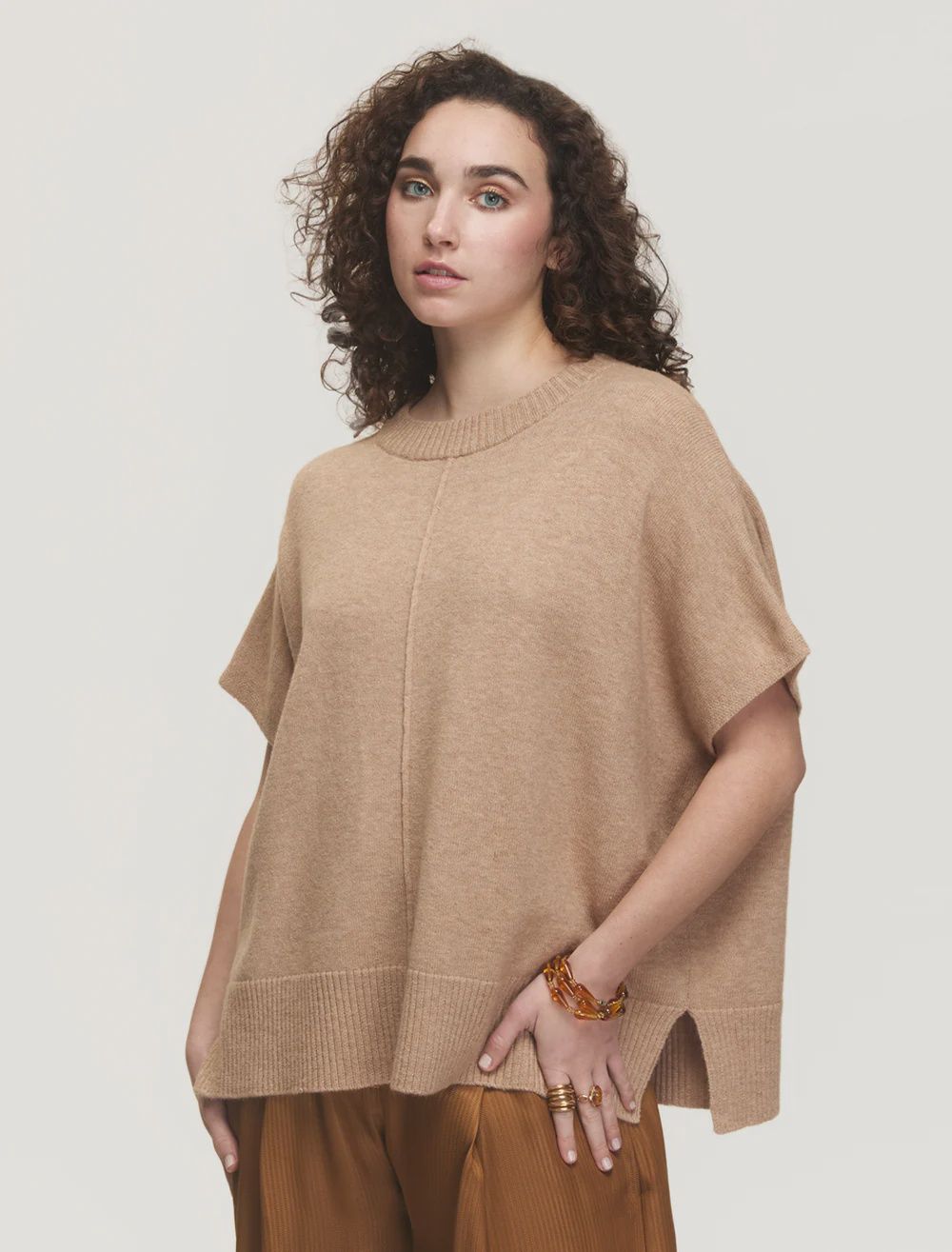 Gwyneth Caroline in Camel