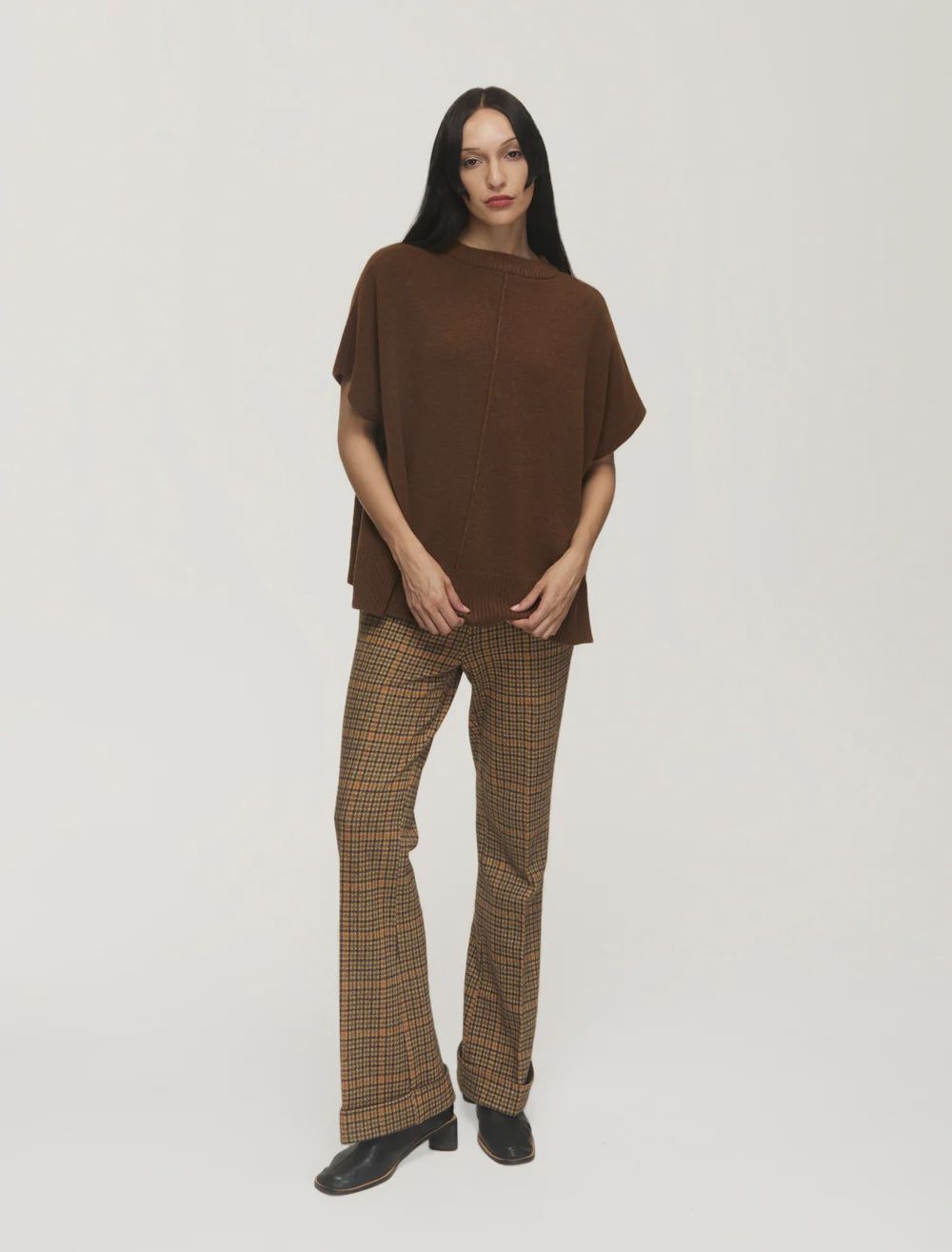 Gwyneth Caroline in Espresso