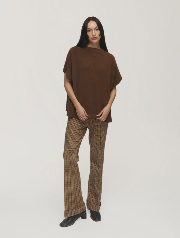 Gwyneth Caroline in Espresso