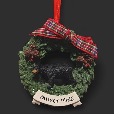 Resin Ornament Bear in Wreath