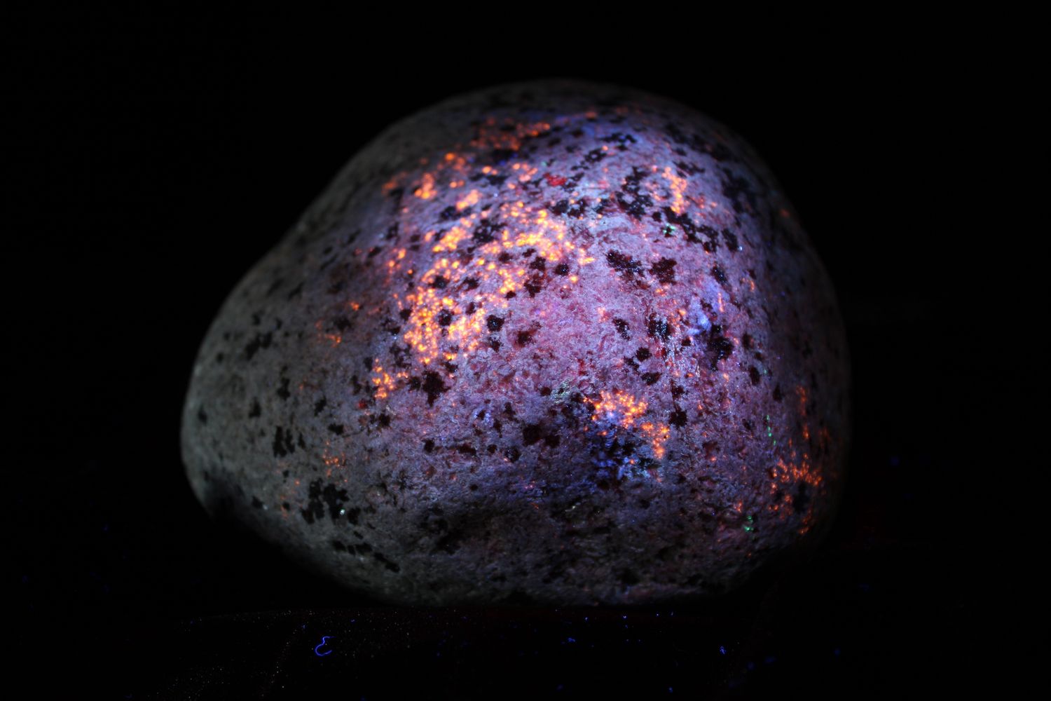 Lake Superior Fluorescent Sodalite 6.18 lb