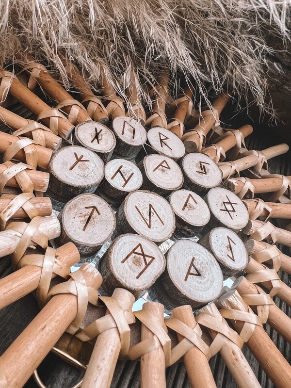 Rune divinatoire en bois