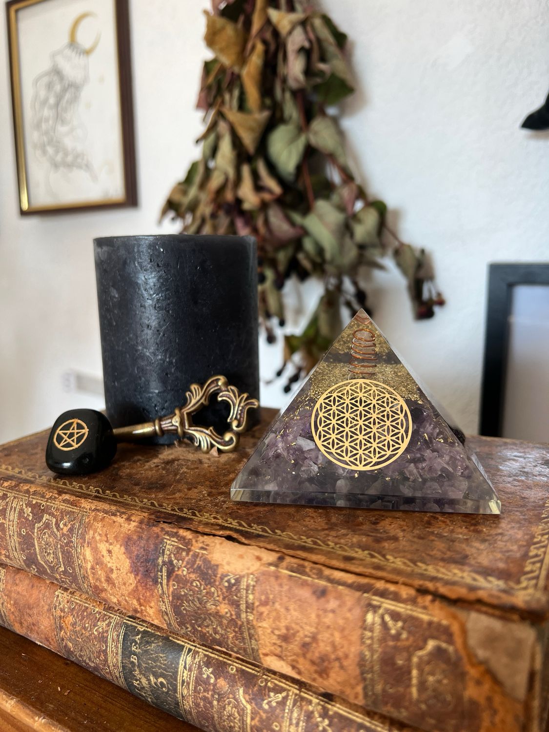 Pyramide Orgonite Améthyste