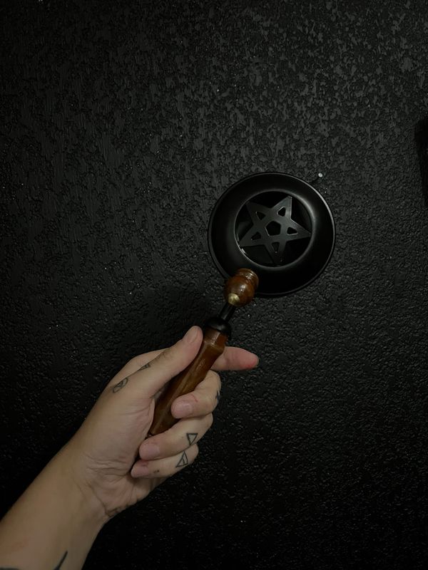 Encensoir à poignée pentacle