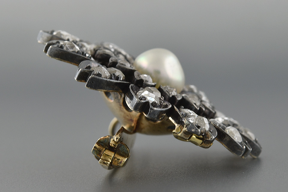 Early Victorian Flower Brooch