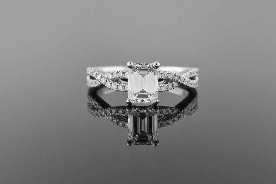 Elegant Emerald Cut Engagement Ring