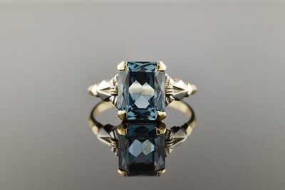 Vintage Ring With Synthetic Stone