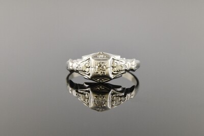 Dainty Vintage Diamond Ring