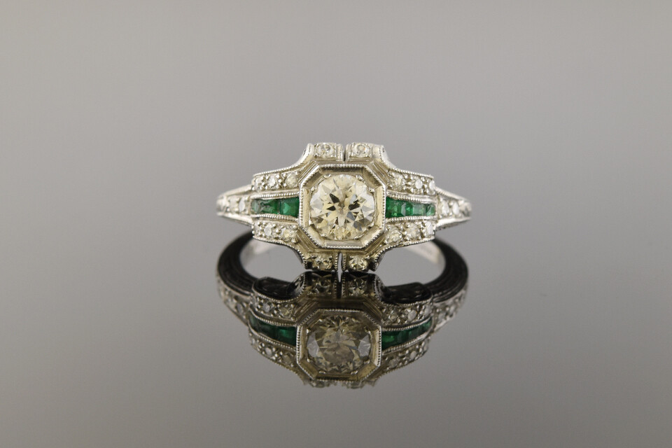 Art Deco Ring With Emerald Trim