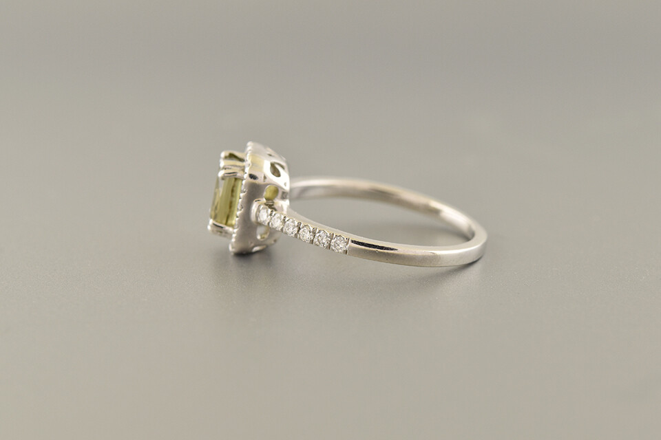 Certified Alexandrite &amp; Diamond Ring