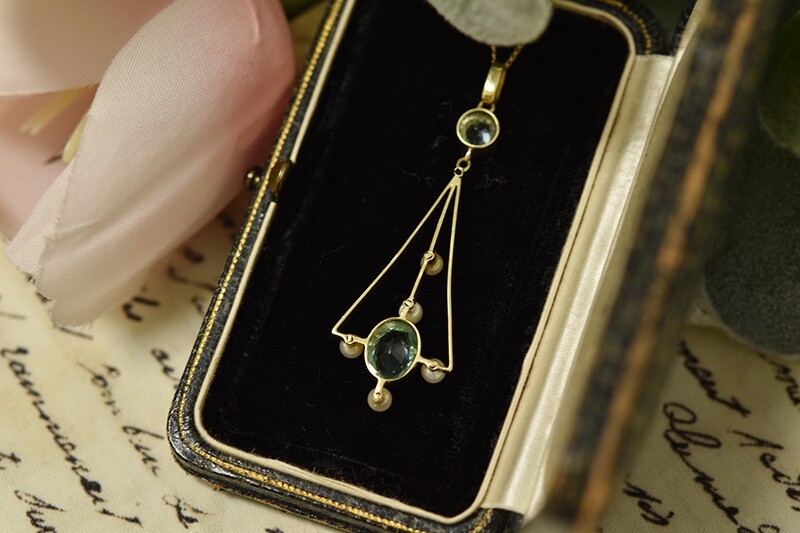 Necklaces, Pendants & Charms