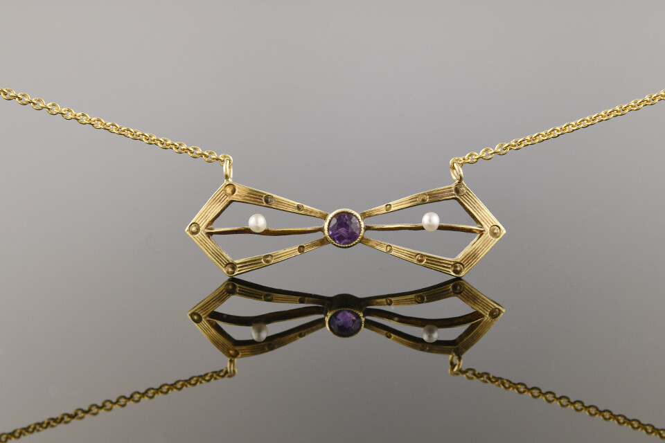 Vintage Amethyst & Pearl Necklace Vintage Amethyst & Pearl Necklace