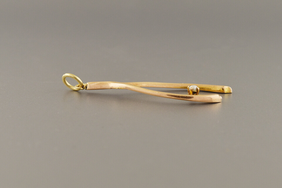 Wishbone Pendant