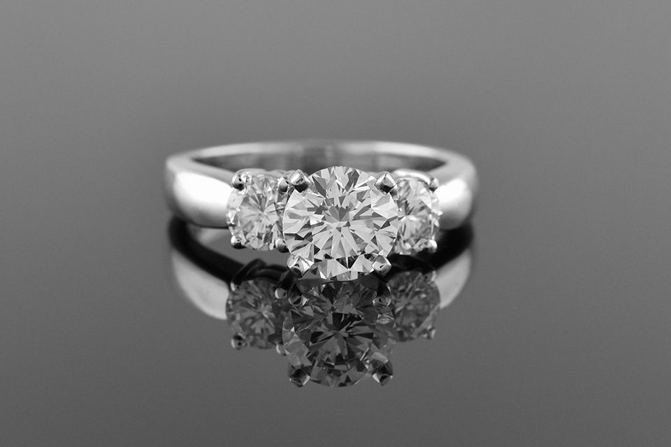 Modern Three Stone Diamond Ring Modern Three Stone Diamond Ring