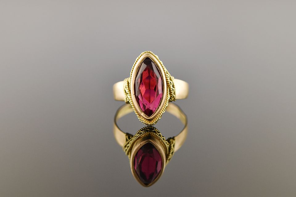 Vintage Red Stone Ring