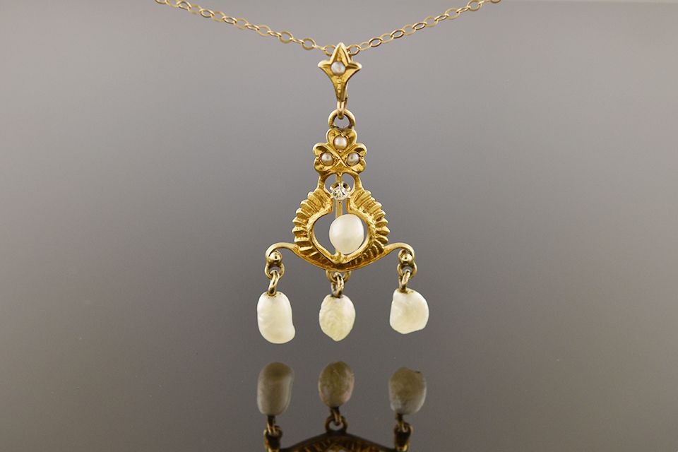 Vintage Freshwater Pearl & Diamond Drop Necklace Vintage Freshwater Pearl & Diamond Drop Necklace