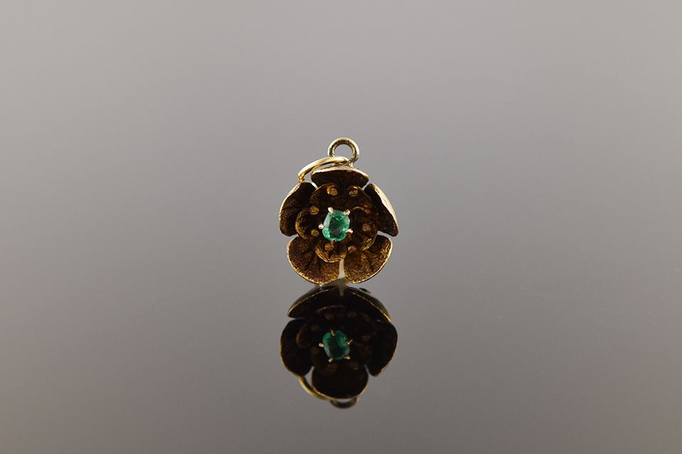 Yellow Gold Flower Pendant