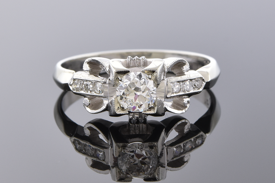 Vintage Detailed Diamond Ring