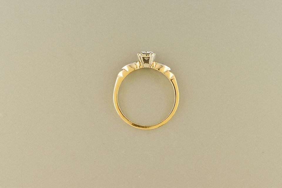 Retro Two-Tone Diamond Ring