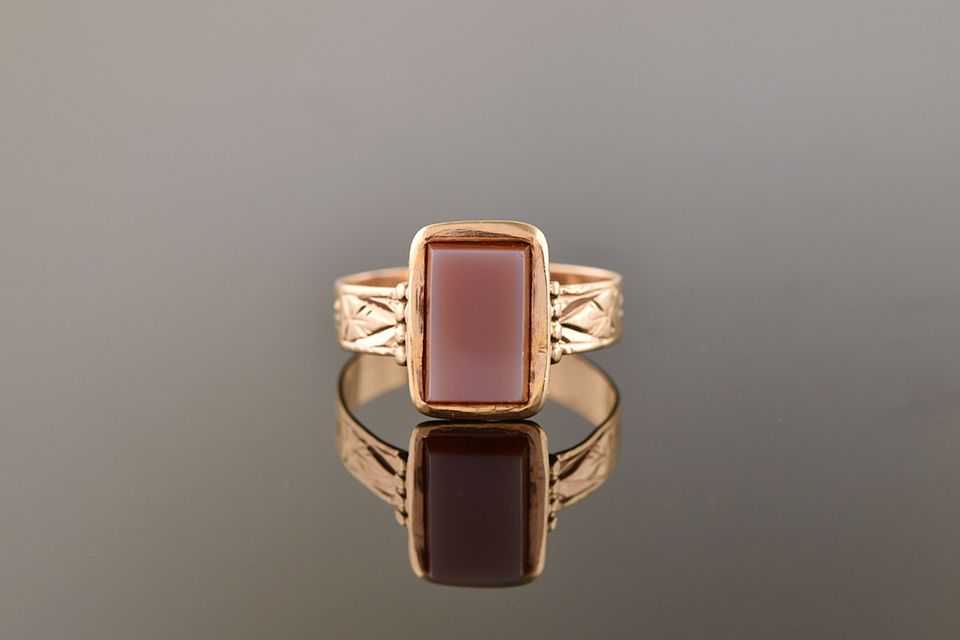 Vintage Rosy Gold Agate Ring