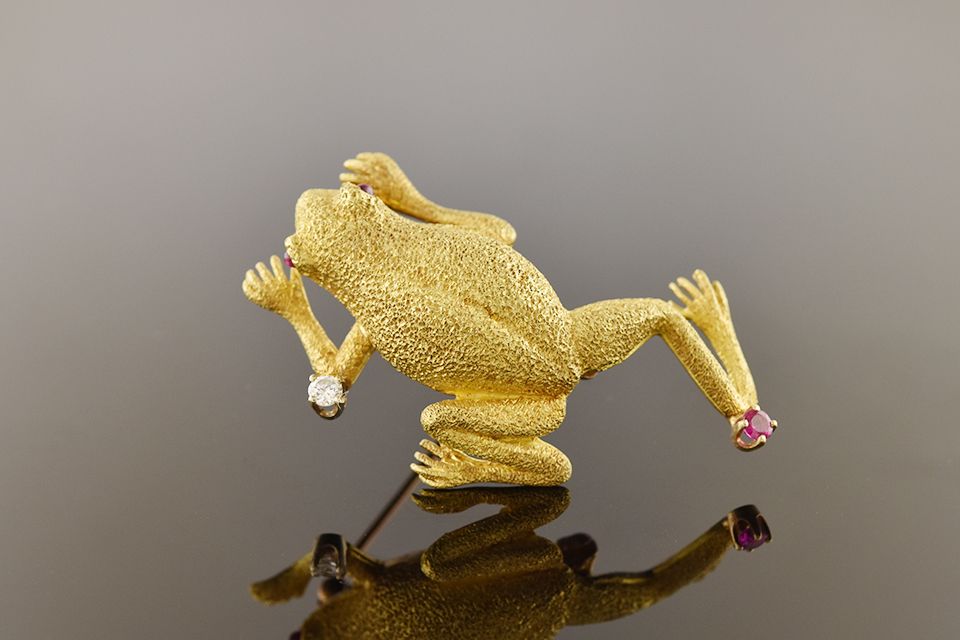 Yellow Gold Frog Brooch