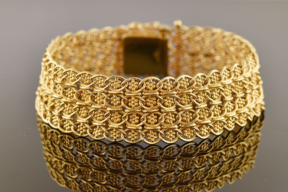18k Yellow Gold Floral Link Bracelet