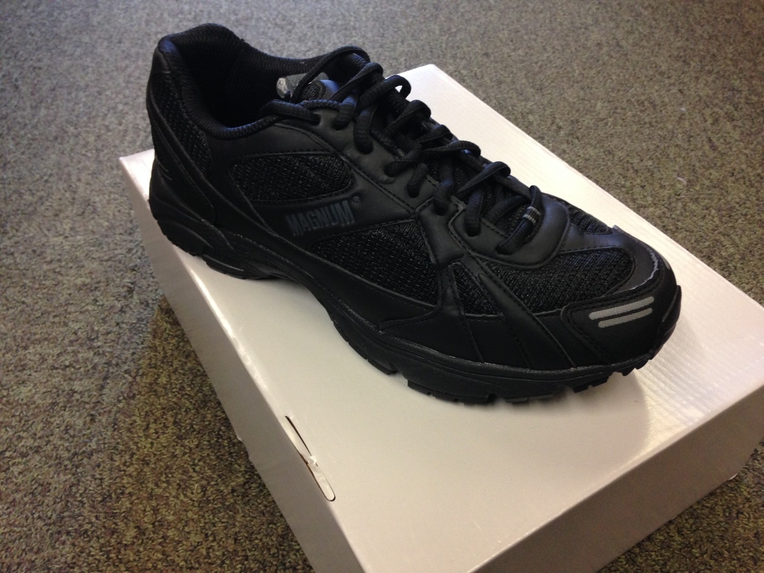 Magnum Outdoor Fitness Trainer Size 9M