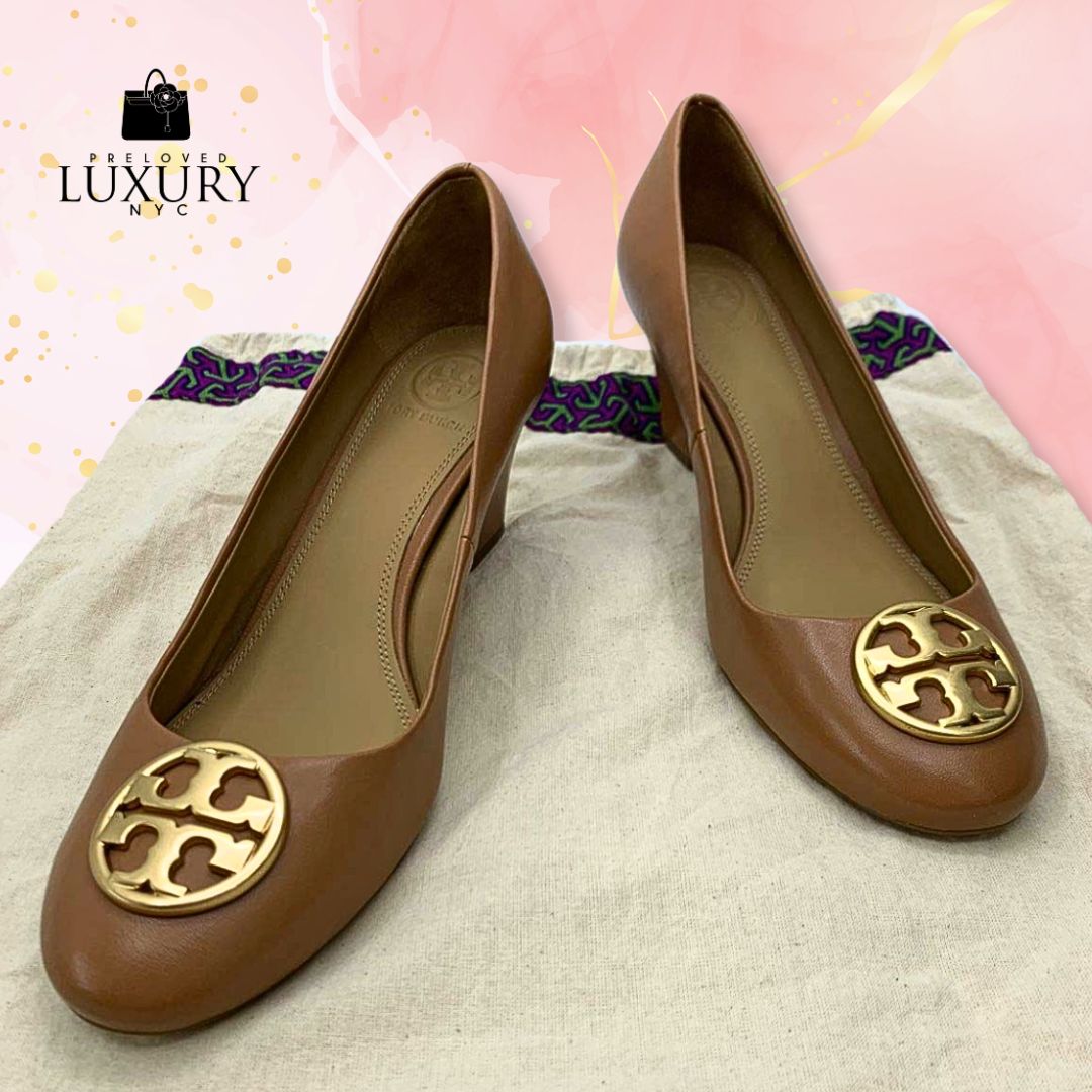 TORY BURCH Brown Leather Wedges Logo