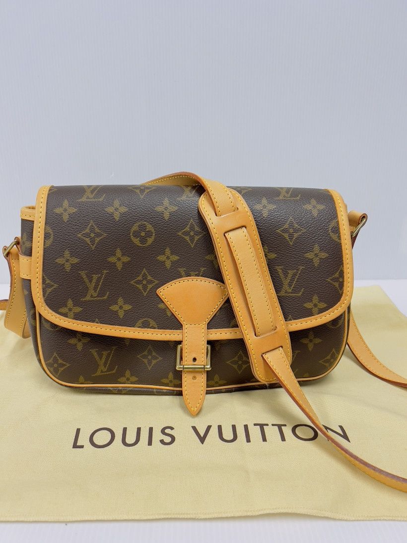 LOUIS VUITTON SOLOGNE