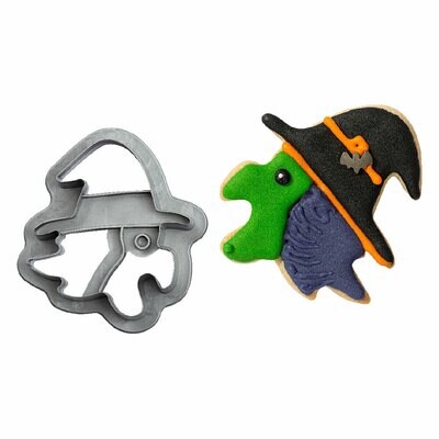 Decora Cutter Tagliapasta Halloween Strega Befana Dimensioni cm 8 x 7,6 x 2,2 h
