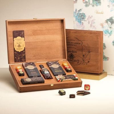 Venchi Confezione Chocolate &amp; Rhum Riserva 20 anni Experience 332 Gr + 20 cl