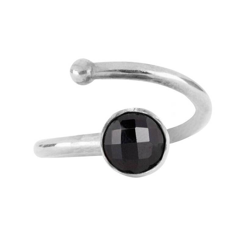 Zilveren ring met zwarte onyx voor kinderen